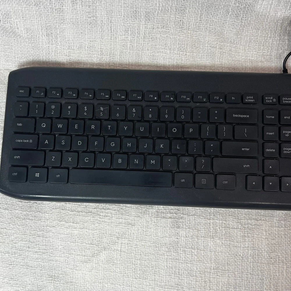 onn Wired USB‎ Keyboard Computer Laptop 5 ft USB Cable 104-Keys Black